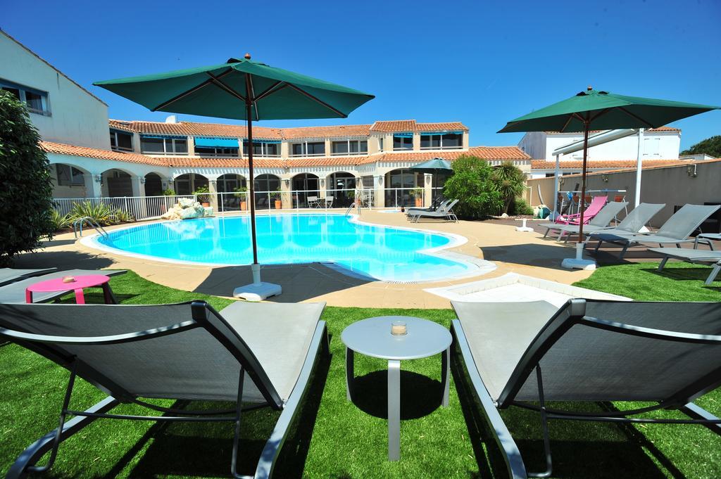 Hotel Restaurant Le Grand Large - Face A La Plage - Ile De Re Ривду-Плаж Екстер'єр фото