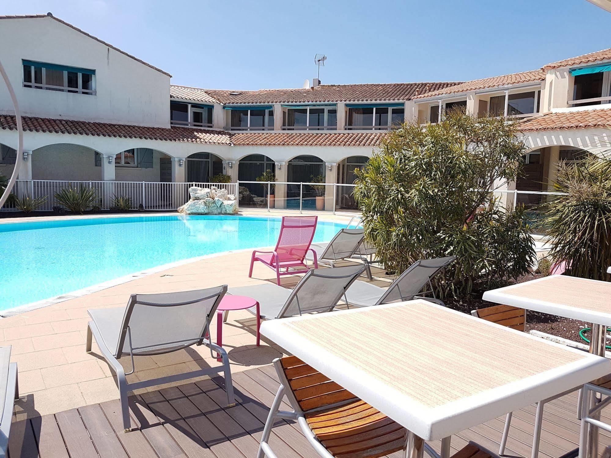 Hotel Restaurant Le Grand Large - Face A La Plage - Ile De Re Ривду-Плаж Екстер'єр фото